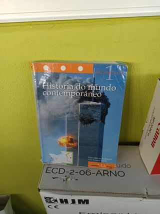Historia do mundo contemporáneo 1º Bach. (Libros de texto) (Galician Edition)