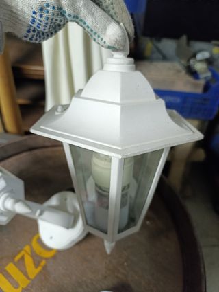 Farolas  blancas terraza