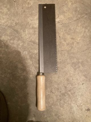 Sierra y caja de ingletes herramienta