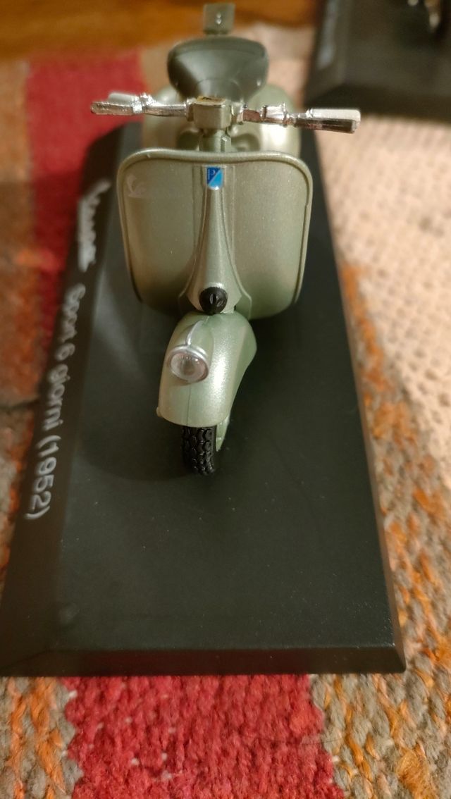 Piaggio Vespa Sport 6 Giorni - Met Green.

Mi