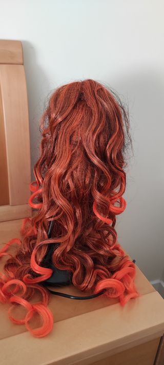 peluca sintetica