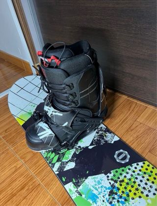 Tabla snowboard Fijaciones y botas 