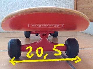 Skate con tabla Rumba.
