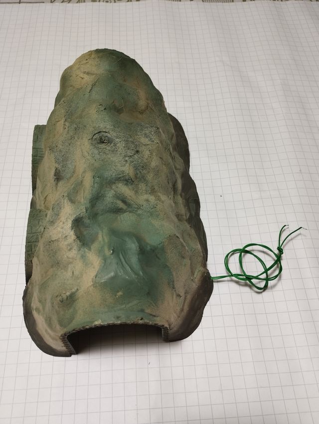 Tunnel con illuminazione interna.