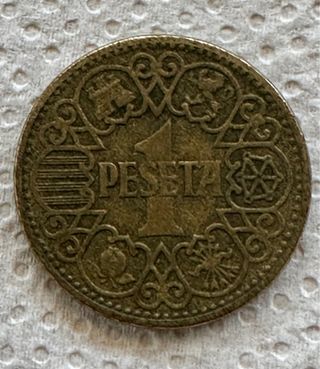 Moneda antigua de España de 1 pts del año 1944