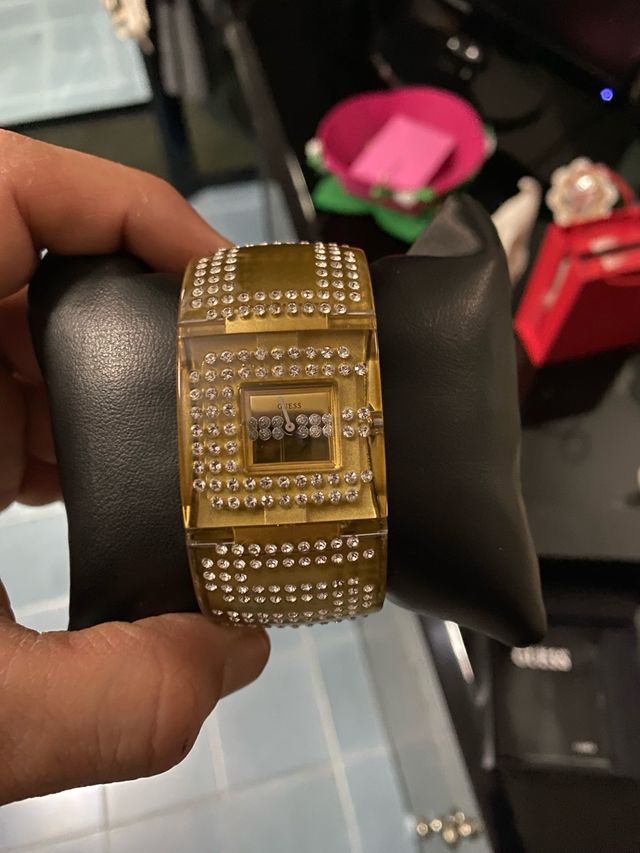 Orologio guess pari al nuovo