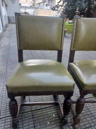 Sillas de cuero antiguas