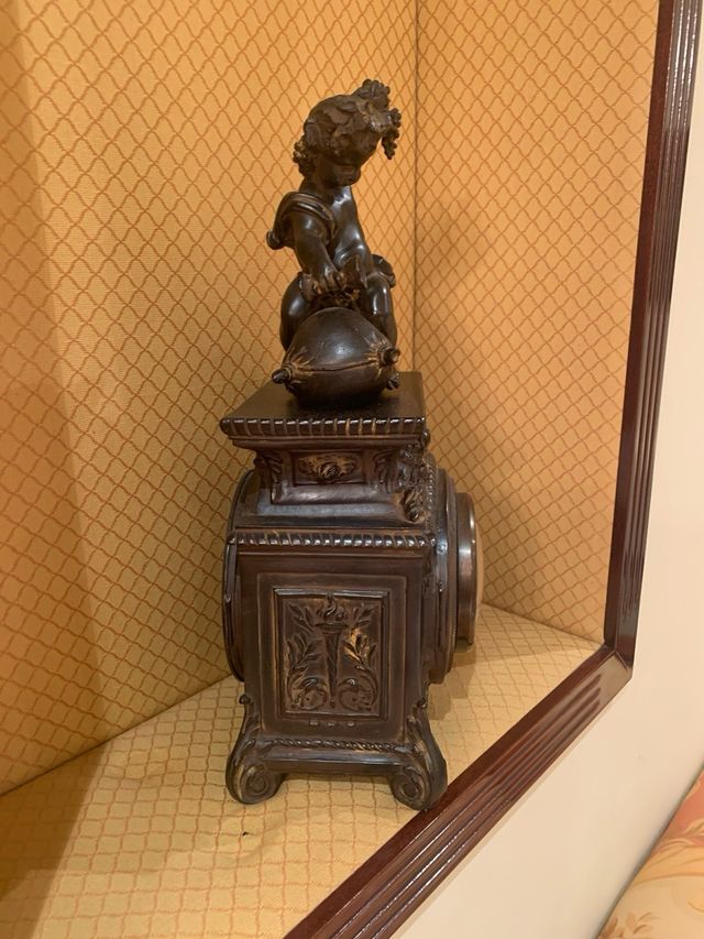 Reloj de resina imitacion antiguo