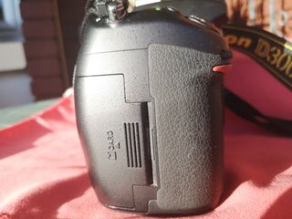 Nikon D300S. Objetivos Nikon o Sigma posible.