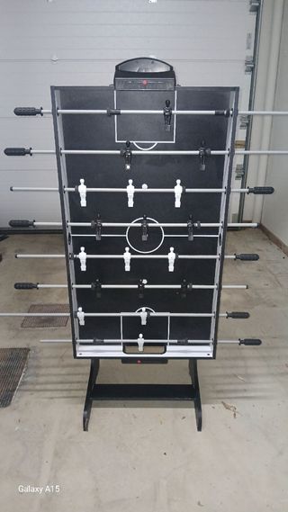 Biliardino. Tavolo multigioco per bambini. 