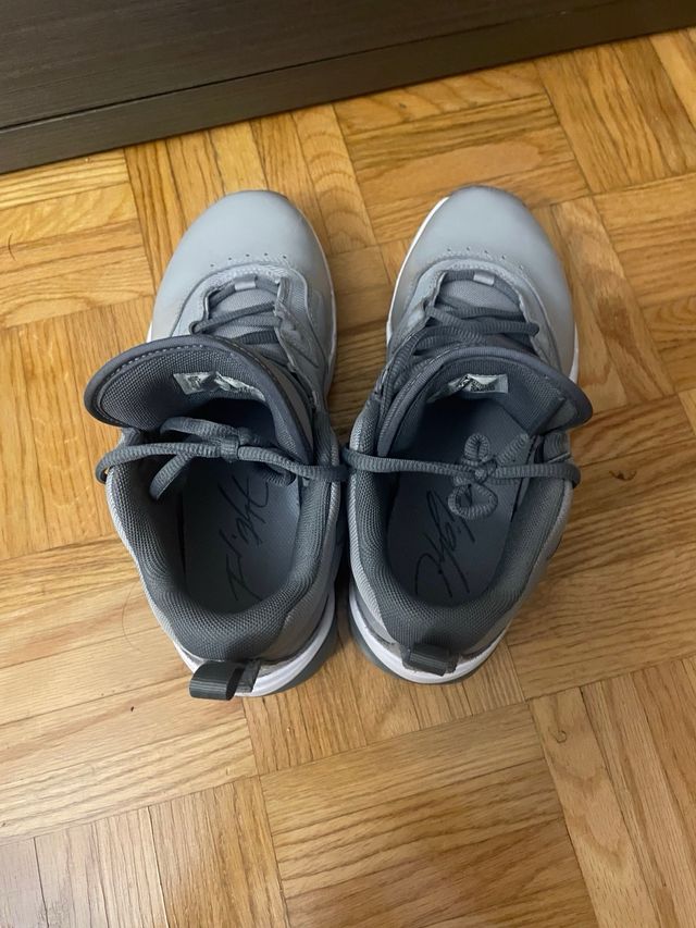 zapatillas jordan flight grises