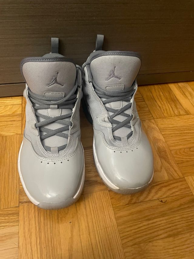 zapatillas jordan flight grises