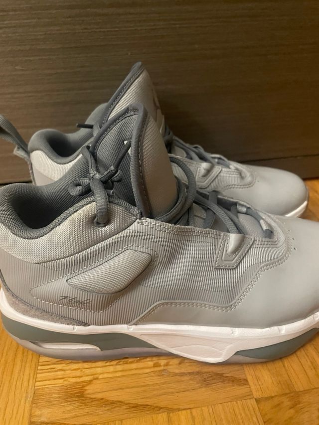 zapatillas jordan flight grises