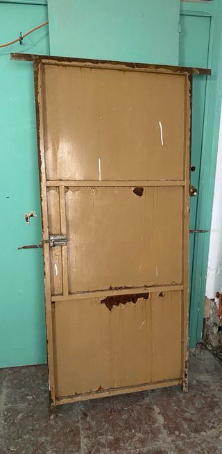 Puerta de hierro