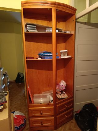 Estantería vitrina de madera de pino