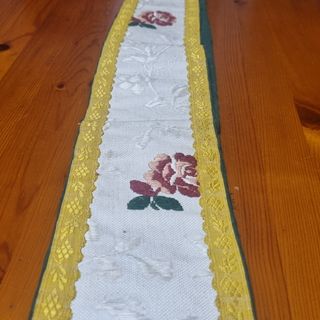 Estola bordada a mano antigua 228cm.