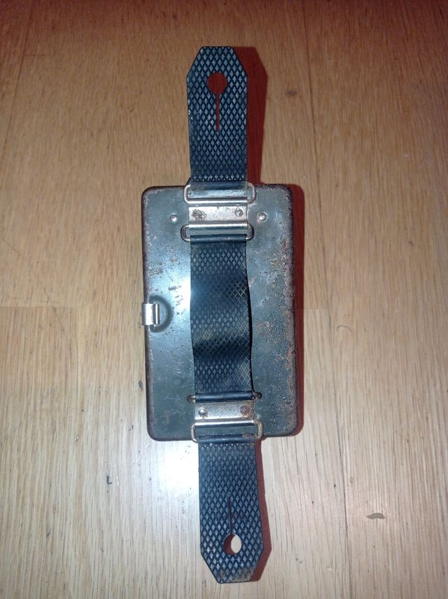 Linterna militar antigua ELVES