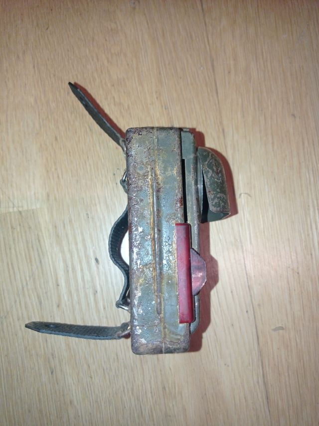 Linterna militar antigua ELVES