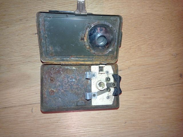 Linterna militar antigua ELVES