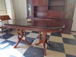 Mesa y sillas