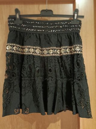 Falda negra con encaje a estrenar 