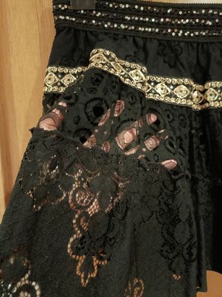 Falda negra con encaje a estrenar 