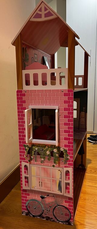 Casa de muñecas de madera de gran tamaño