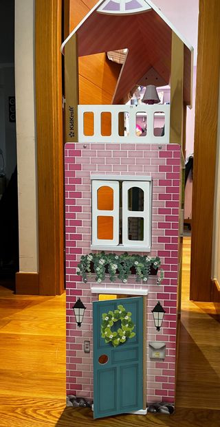 Casa de muñecas de madera de gran tamaño