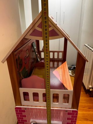 Casa de muñecas de madera de gran tamaño