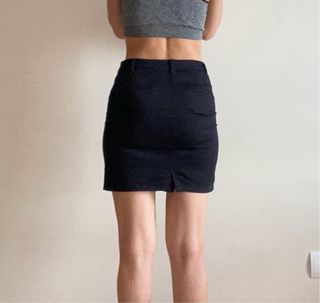 Falda negra Mango