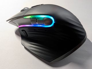 Ratón inalámbrico gaming Logitech con 5 botones