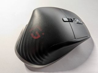 Ratón inalámbrico gaming Logitech con 5 botones