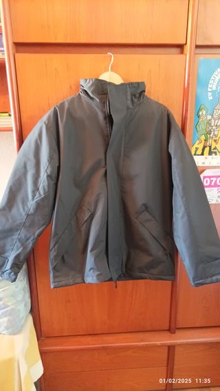 Vendo Abrigo/Parka Boston. Talla M.