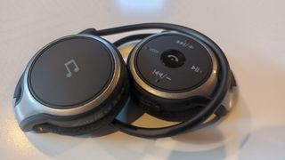 Auriculares con radio FM integrada y bluetooth