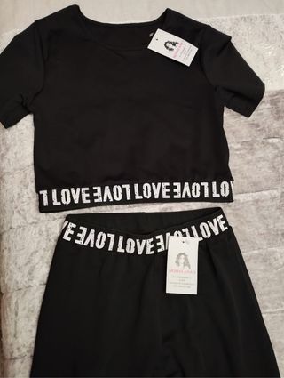 Conjunto deportivo negro