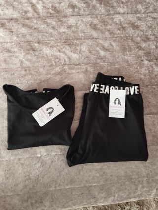 Conjunto deportivo negro