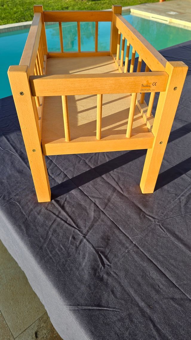 Cama de muñecas de madera Pinolino