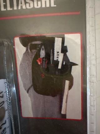 Kit con cinturon de cuter martillo alicate metro m