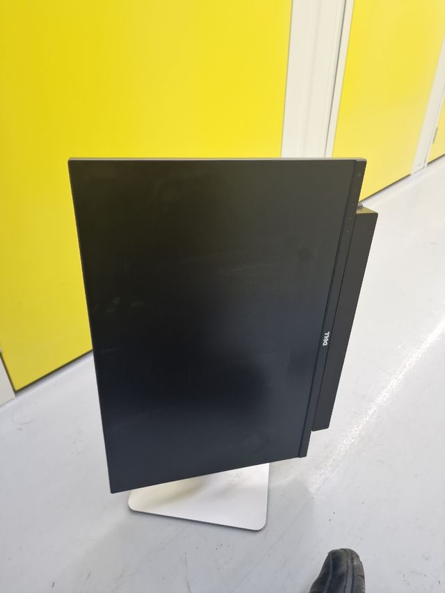 Monitor Dell U2415b en buen estado