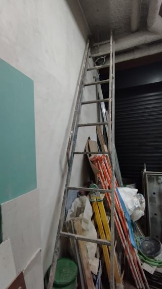 Escalera de obra grande