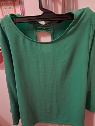 Blusa verde de cuello redondo Fórmula Jo