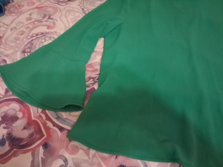 Blusa verde de cuello redondo Fórmula Jo