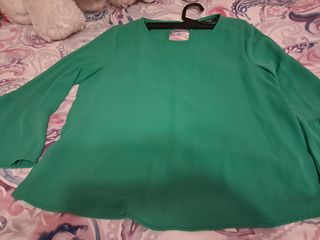 Blusa verde de cuello redondo Fórmula Jo
