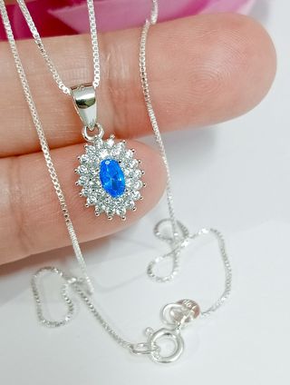 Precioso zafiro circonita azul plata de ley.