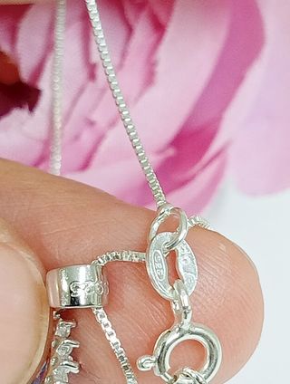 Precioso zafiro circonita azul plata de ley.