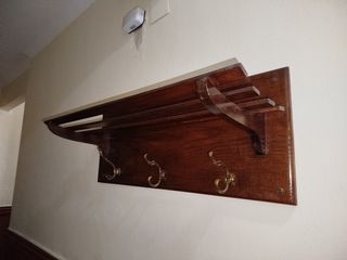 Perchero de madera antiguo