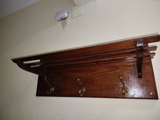 Perchero de madera antiguo