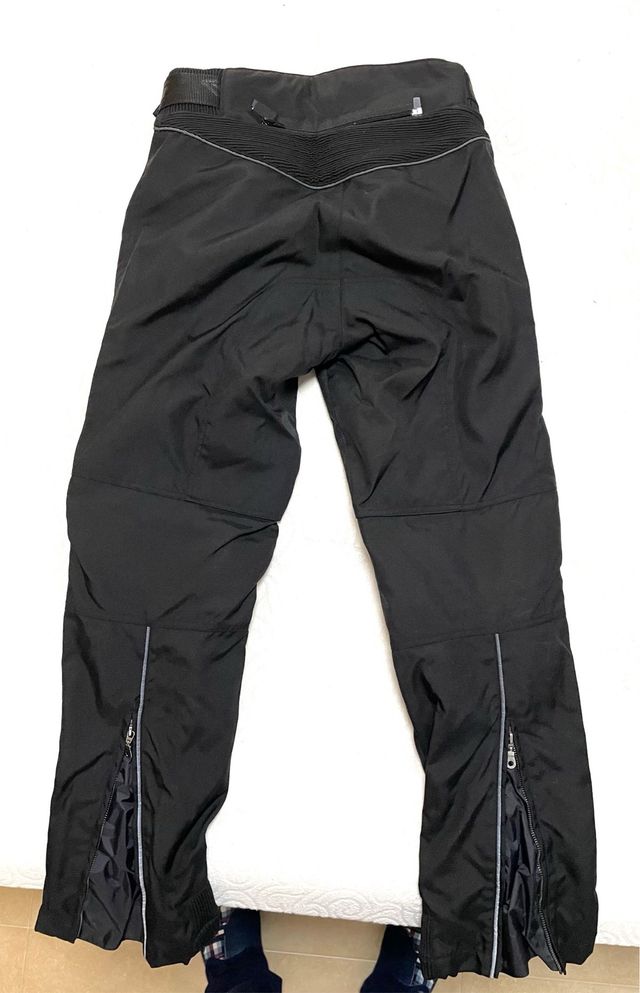 Traje de moto chaquta y pantalon guantes y botas