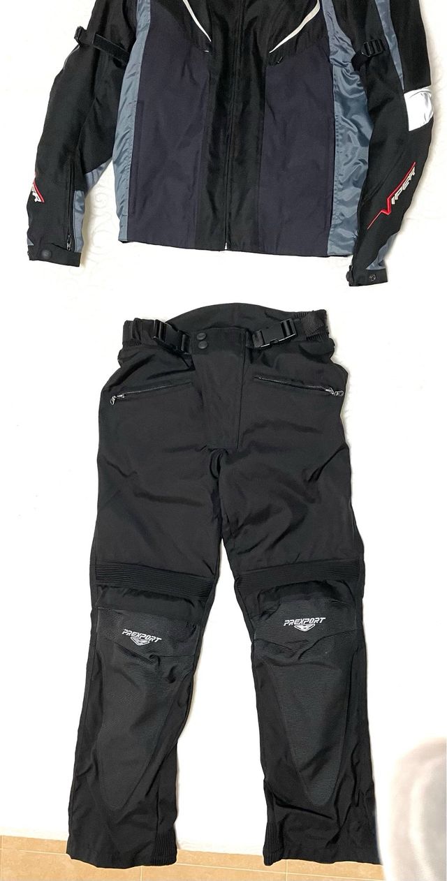 Traje de moto chaquta y pantalon guantes y botas