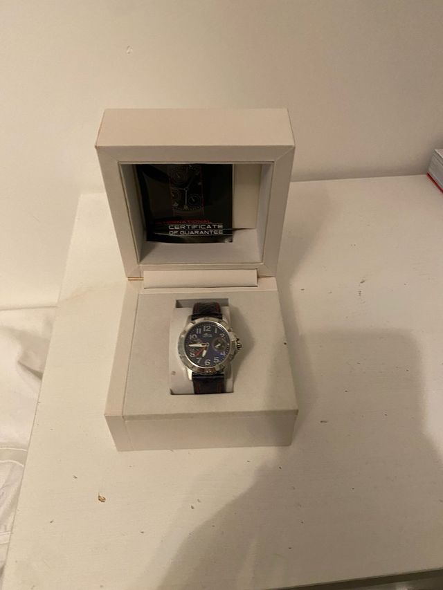 Reloj Lotus